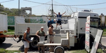 En crecimiento: el club de Villa La Ribera recibió el piso para su salón