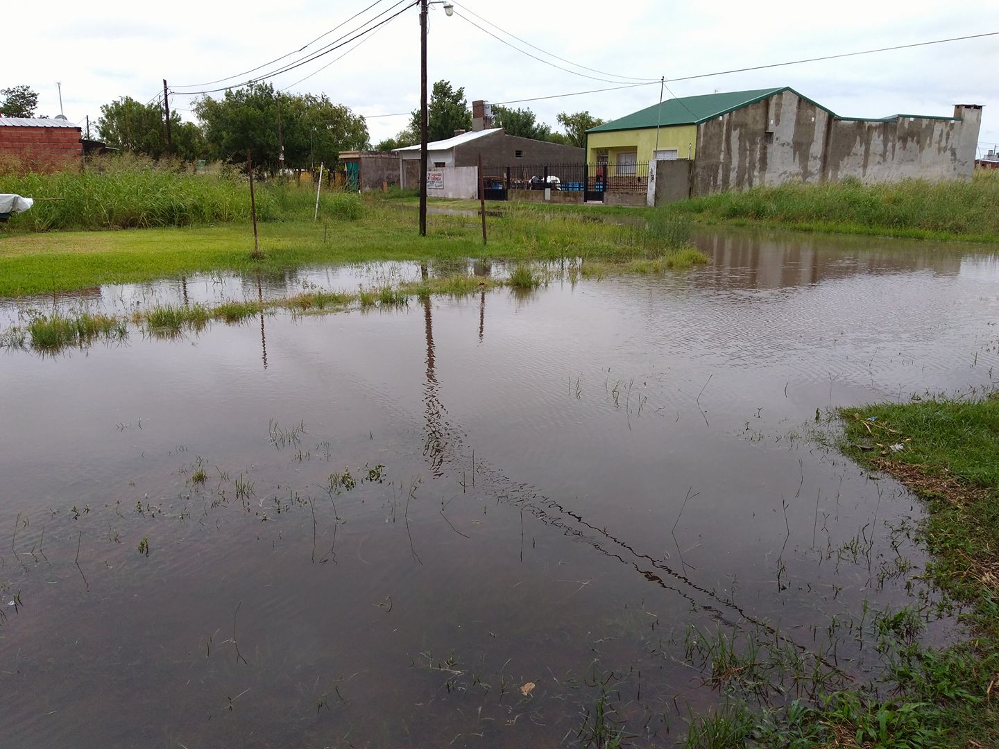 Bajo agua: cayeron 150 milímetros en Coronda y la ciudad cedió
