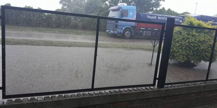 Bajo agua: cayeron 150 milímetros en Coronda y la ciudad cedió