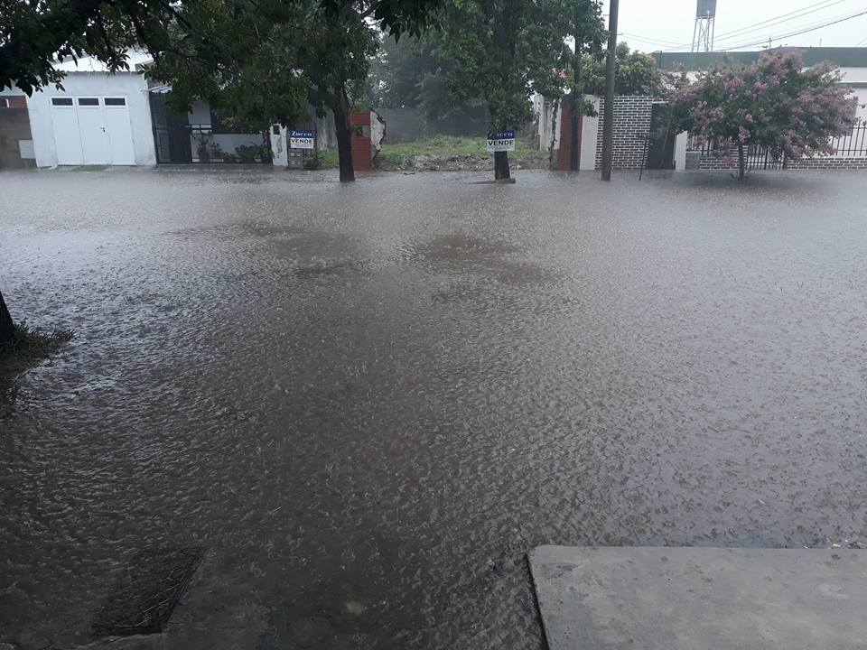 Bajo agua: cayeron 150 milímetros en Coronda y la ciudad cedió