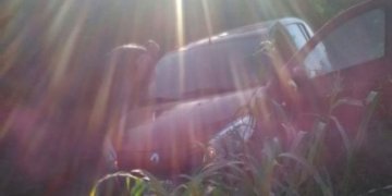 Puerto Aragón: un auto cayó a la cuneta y se repiten los accidentes