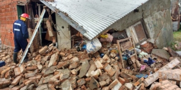 Una vivienda se derrumbó en la región en medio de la intensa lluvia