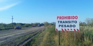 Demandarán al camionero por la caída del puente de Ruta 10