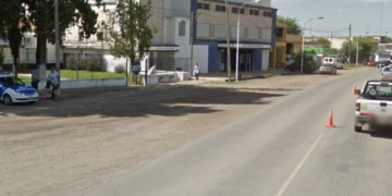 Un auto y una moto colisionaron sobre Ruta 11 en Maciel