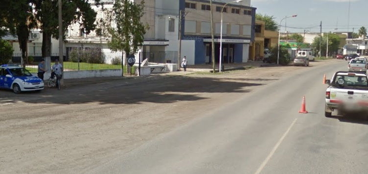 Un auto y una moto colisionaron sobre Ruta 11 en Maciel