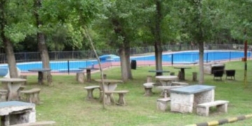 Parejas de mujeres denuncian discriminación en un camping de Oliveros