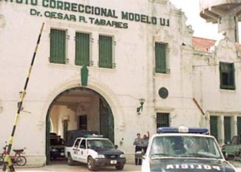 Mujer policía fue acuchillada en un colectivo cuando volvía de la cárcel de Coronda