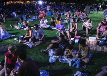 Totoras despide enero con un picnic nocturno