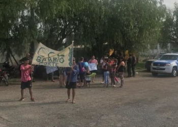 Vecinos cortaron la Ruta 11 en reclamo por servicios