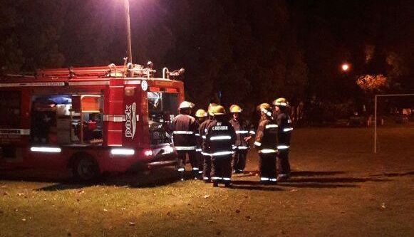 Bomberos voluntarios ayudaron a salvar la vida de un bebé que nació en su casa