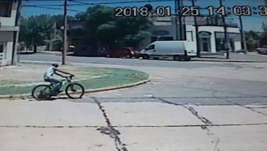 Buscan una bicicleta robada en Totoras captada por las cámaras