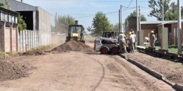 La comuna de Salto Grande continúa trabajando en sus calles