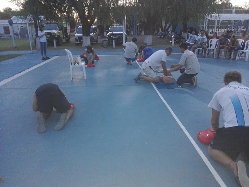 Díaz: Bomberos desarrollaron una jornada de RCP y primeros auxilios