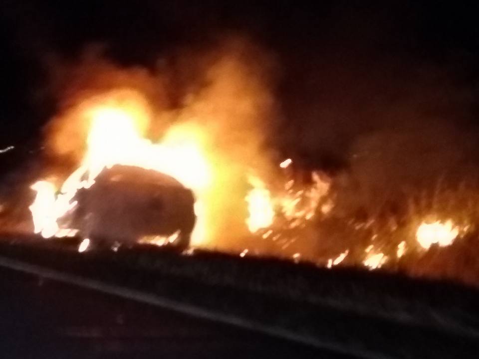 Un auto se incendio por completo en la región sobre ruta 11