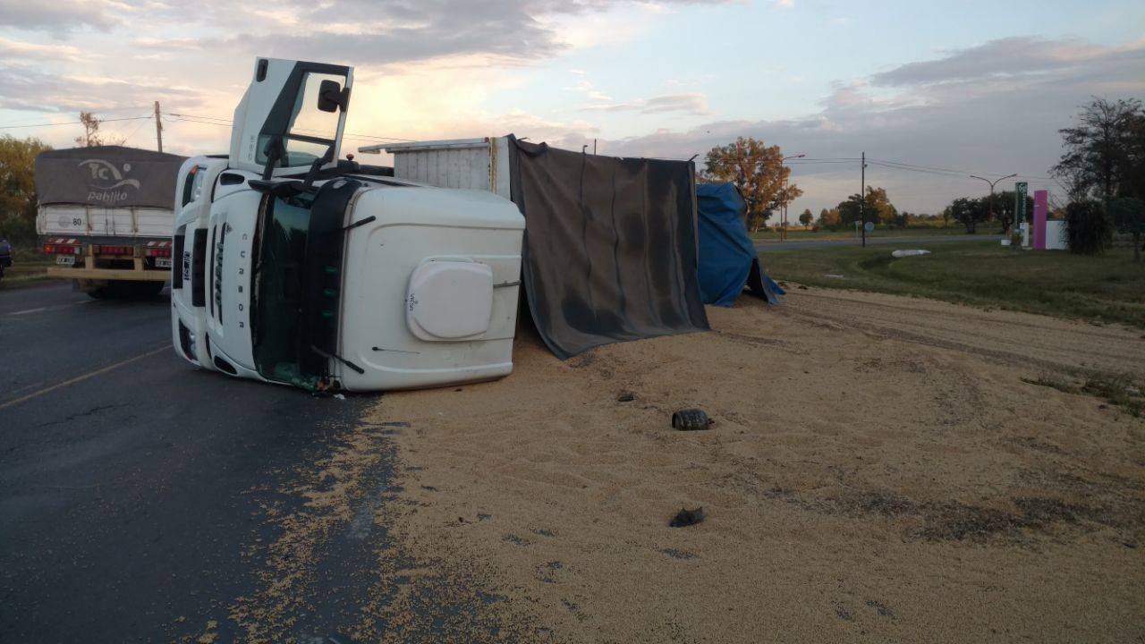 San Genaro: choque y vuelco en uno de los accesos de la ciudad