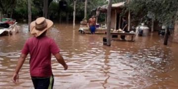 Gálvez: bomberos juntan donaciones para los inundados en Salta