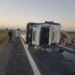 Autopista cortada entre Monje y Maciel por el vuelco de un camión