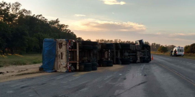 San Genaro: choque y vuelco en uno de los accesos de la ciudad