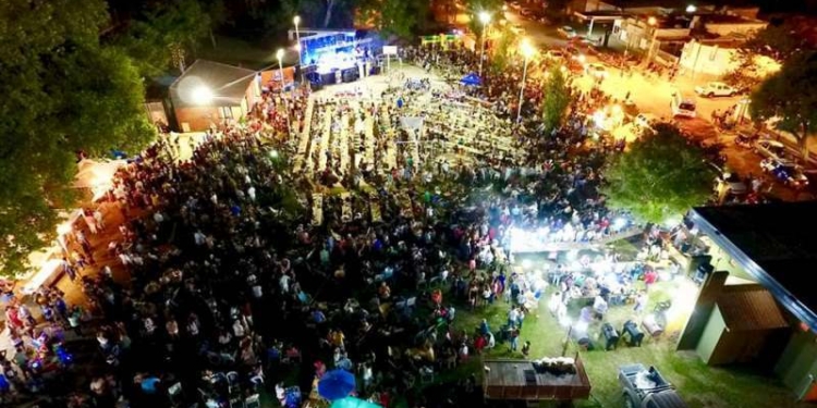 Miles de personas disfrutaron de la primera Fiesta de la Muzzarella