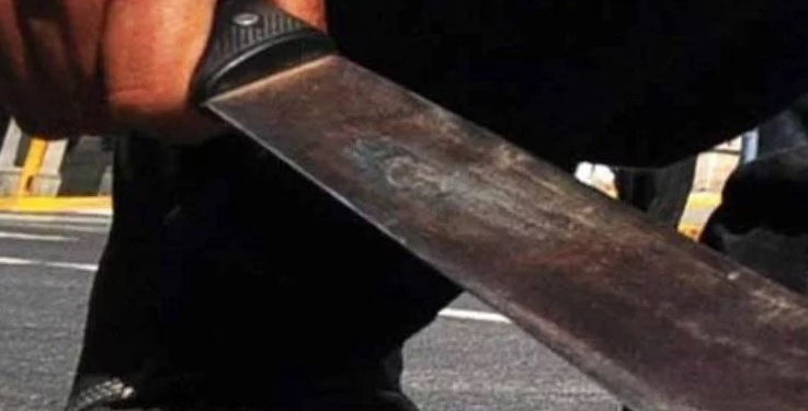 Atacaron a machetazos a un camionero para robarle