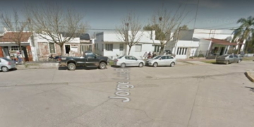 San Genaro: joven lesionada tras un choque entre un auto y una moto