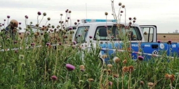 Accidente fatal en un camino rural: joven cayó de su moto y murió