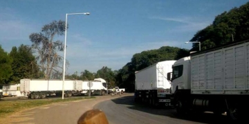 Caos de camiones: prometen medidas de fuerza si la situación continúa