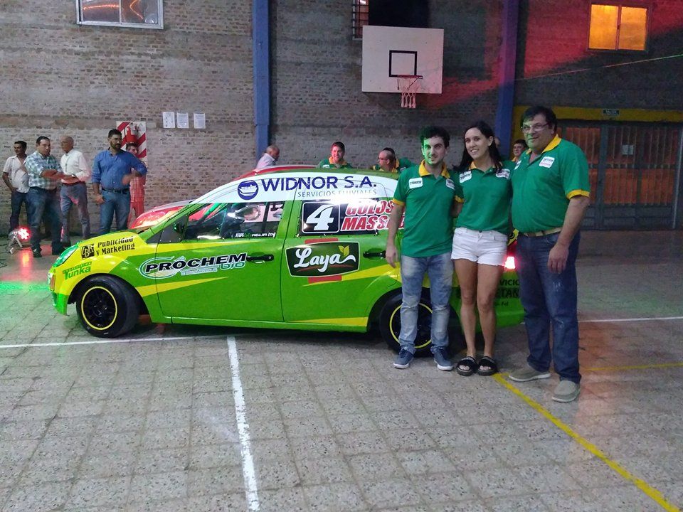 Enzo Massaglia presentó su auto para competir en Turismo Agrupado 1600