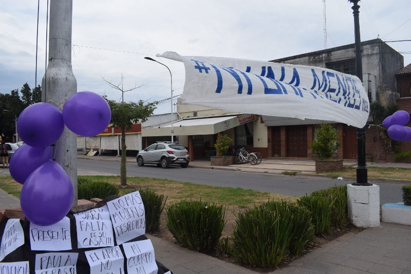 Masiva caravana de mujeres participó del 8M en la región