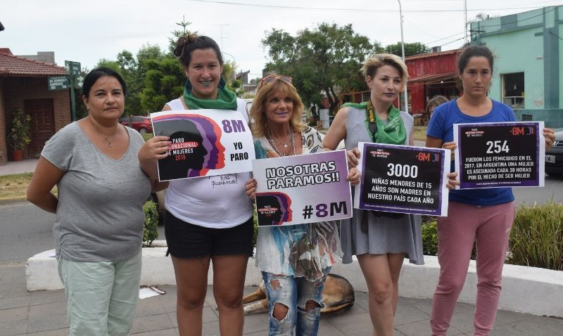Masiva caravana de mujeres participó del 8M en la región