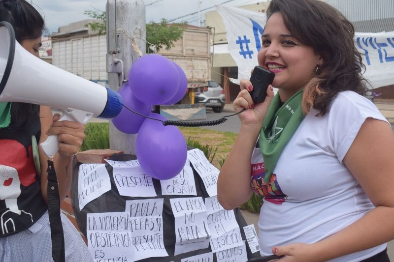 Masiva caravana de mujeres participó del 8M en la región