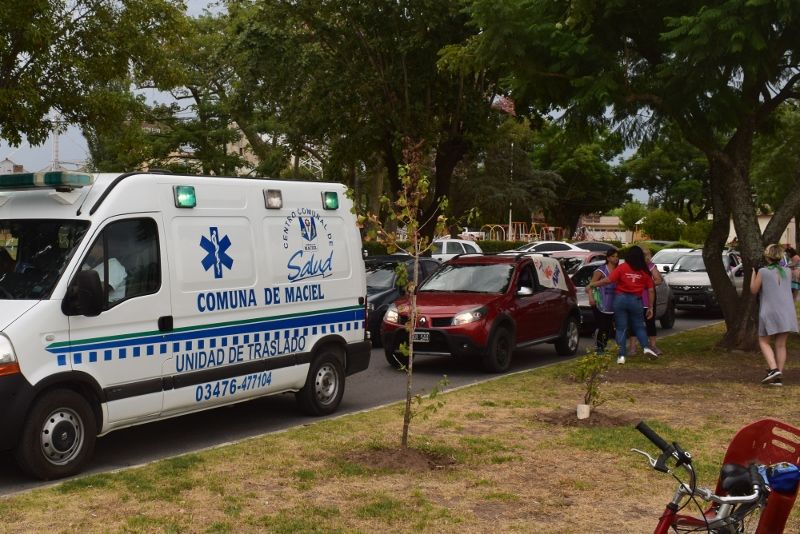 Masiva caravana de mujeres participó del 8M en la región