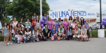 Masiva caravana de mujeres participó del 8M en la región