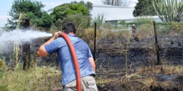 Maciel: amplio incendio en terrenos del Geriátrico Parque