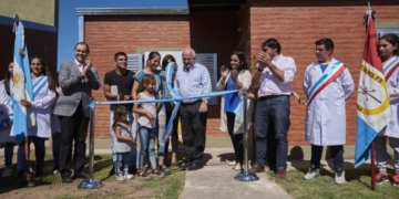 Lifschitz y Rasetto entregaron 15 viviendas e inauguraron un acueducto