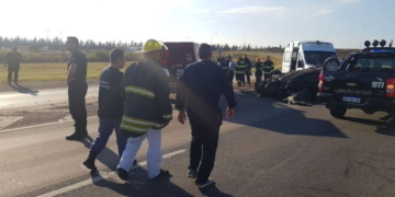 Accidente fatal en autopista: un muerto y un herido