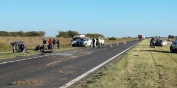 Una familia volcó con su vehículo en autopista entre Oliveros y Maciel