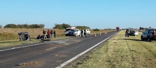 Una familia volcó con su vehículo en autopista entre Oliveros y Maciel