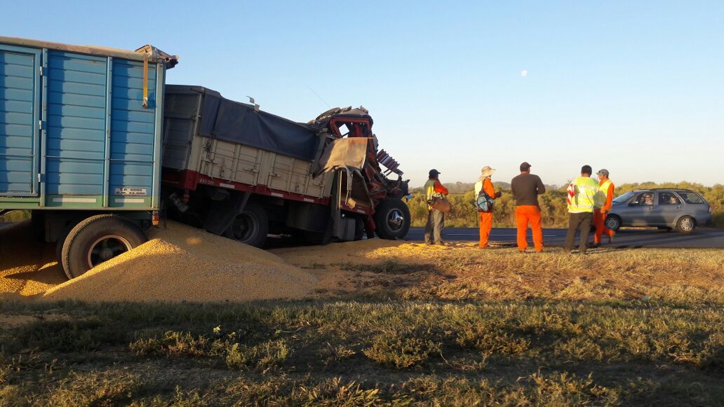 Choque de camiones: un herido y tránsito complicado