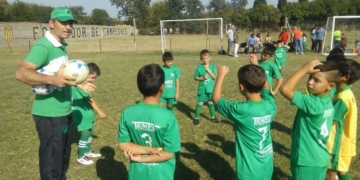 El Mundialito organizado por Rosario Central inició con la participación de Defensores de Centeno