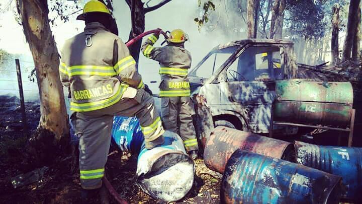 Una chispa provocó un importante incendio en una planta de silos de Barrancas