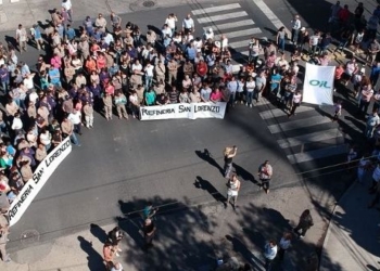 Trabajadores de Oil Combustibles y sus familias marcharon en San Lorenzo