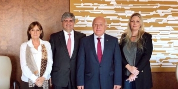 Lifschitz se reunió con directivos de YPF por la refinería de San Lorenzo