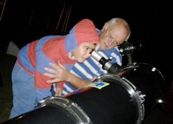 Clarke: un centenar de vecinos disfrutaron mirando las estrellas