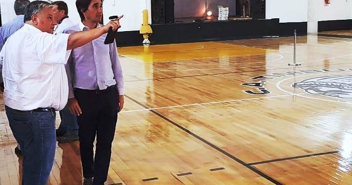 Básquet: Timbués inauguró su piso parquet y tribunas
