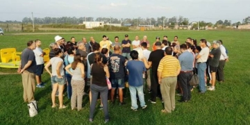 Histórico acuerdo para que los vecinos de Quebradas de Andino II tengan luz