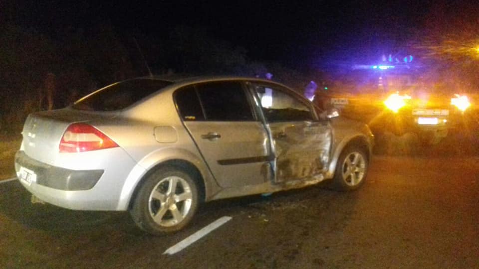 Nuevo accidente en la región: dos autos chocaron en un acceso a la autopista