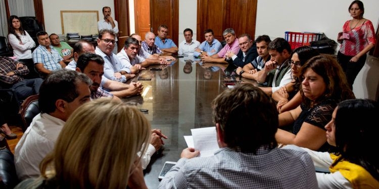 Municipales acordaron: 18 por ciento de aumento y cláusula gatillo