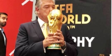 El macielense Zelada volvió a besar la Copa del Mundo