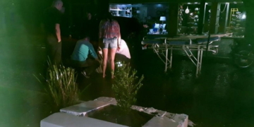 Un menor internado tras chocar en pleno centro de Maciel